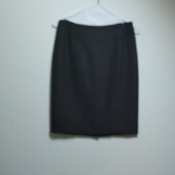 Ann Taylor LOFT Petites Black Pencil Mini Skirt - Size 2P - Picture 14 of 14